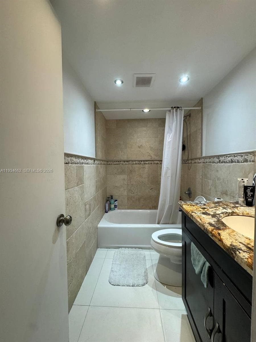 VILLA DORADA · #108-8 in Aventura - Photo 15