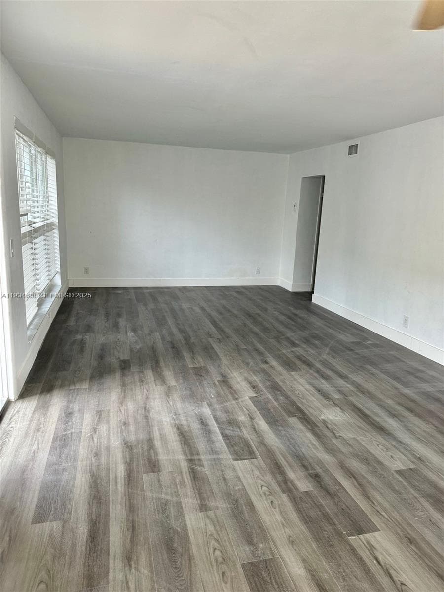 GOLDEN ISLES SEC E · #07 in Hallandale Beach - Photo 2