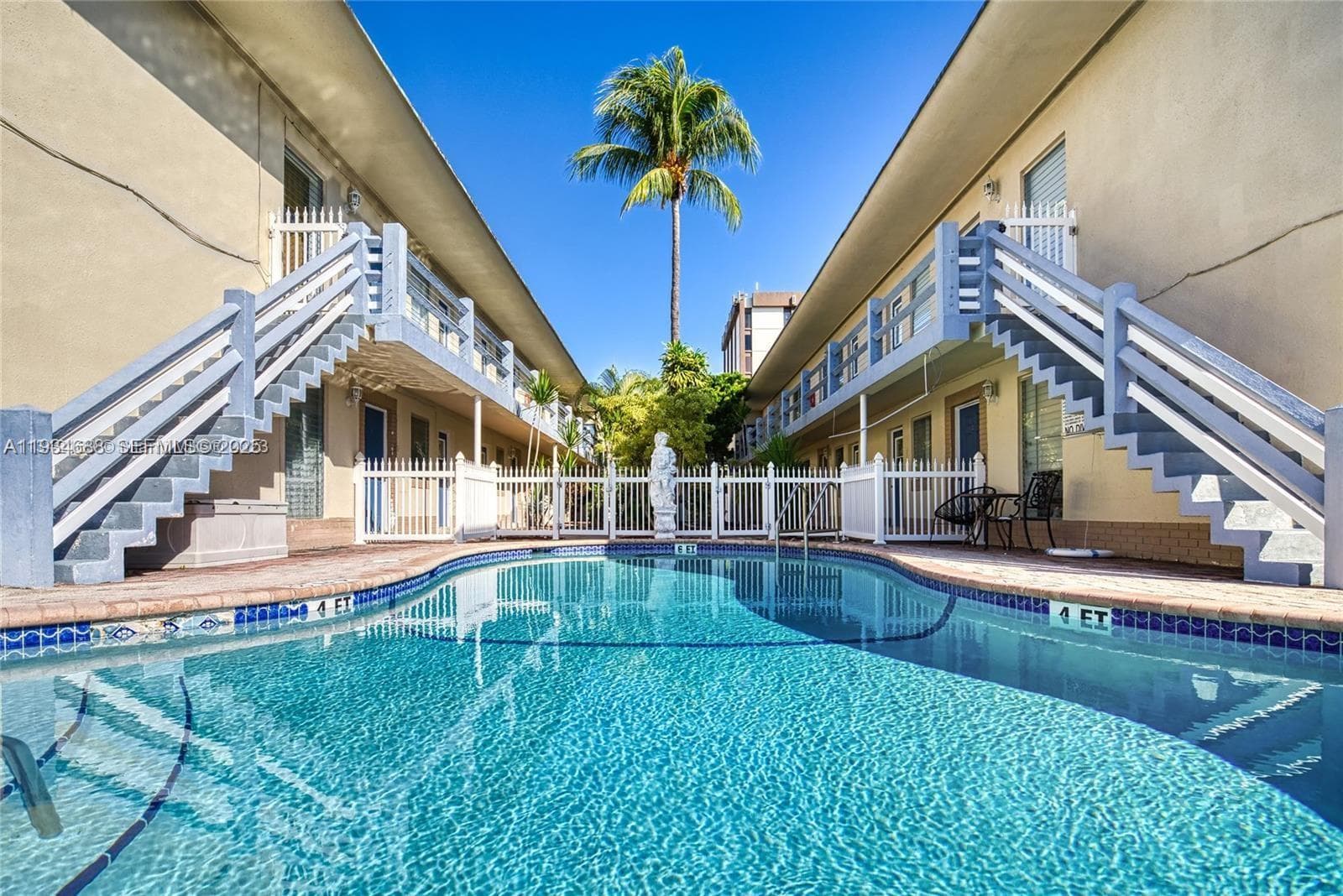 GOLDEN ISLES SEC E · #07 in Hallandale Beach - Photo 12