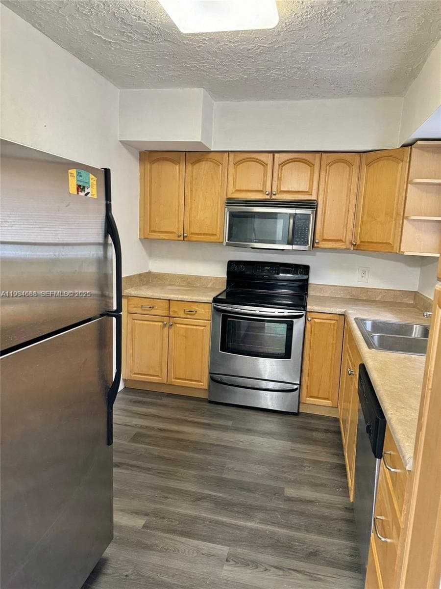 GOLDEN ISLES SEC E · #07 in Hallandale Beach - Photo 1