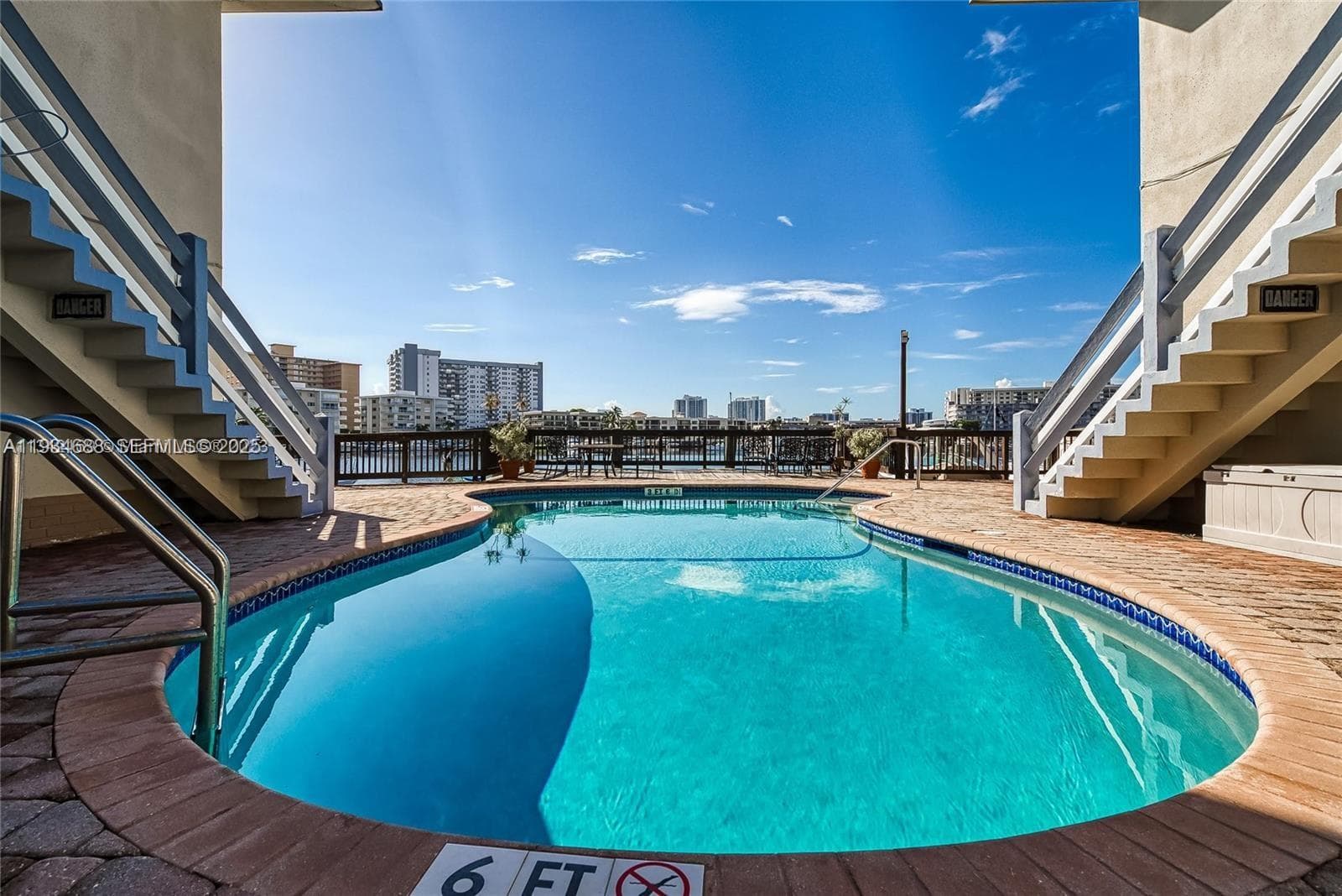 GOLDEN ISLES SEC E · #07 in Hallandale Beach - Photo 11