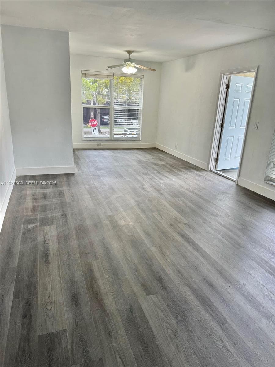 GOLDEN ISLES SEC E · #07 in Hallandale Beach - Photo 4