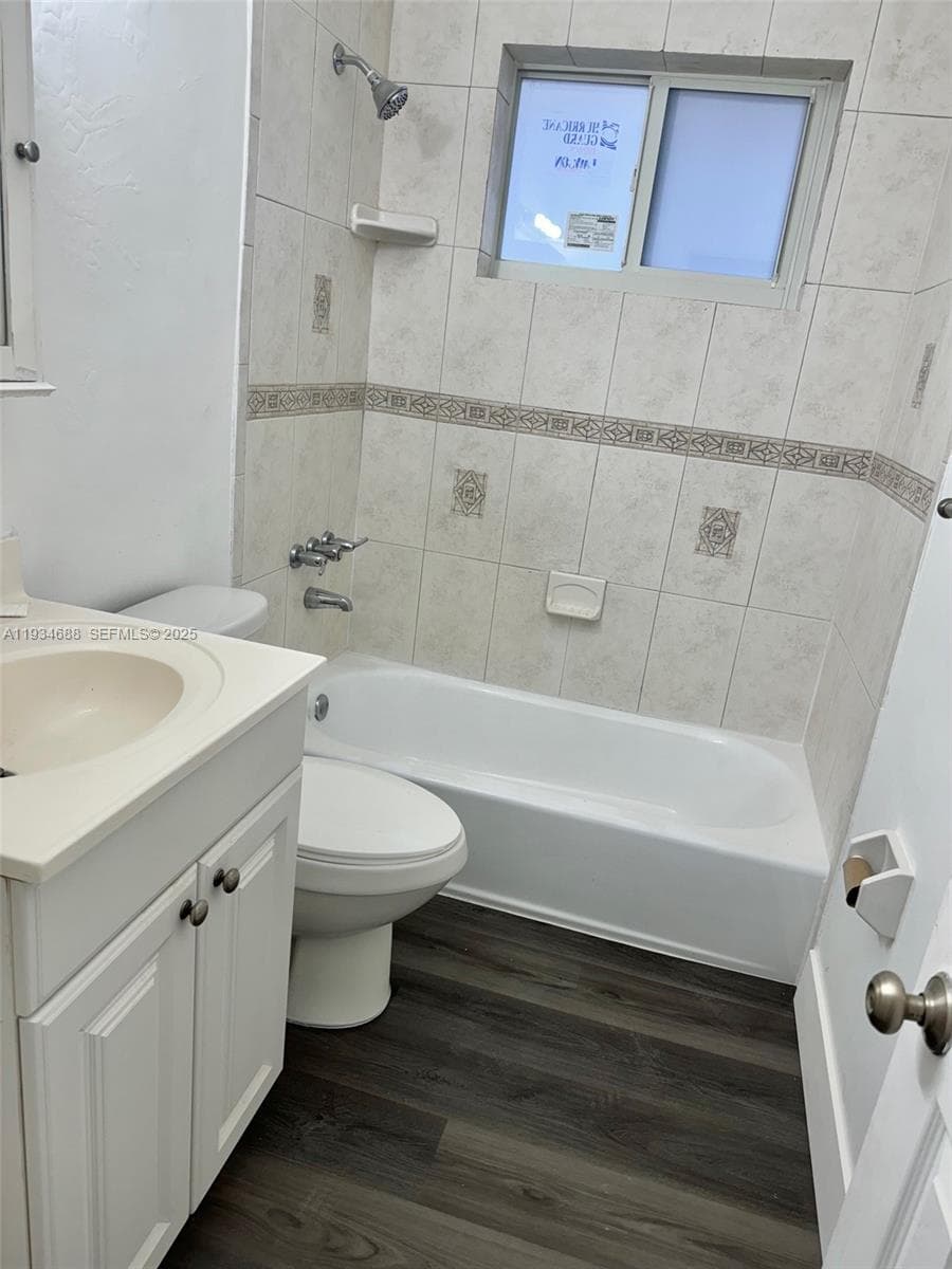 GOLDEN ISLES SEC E · #07 in Hallandale Beach - Photo 8