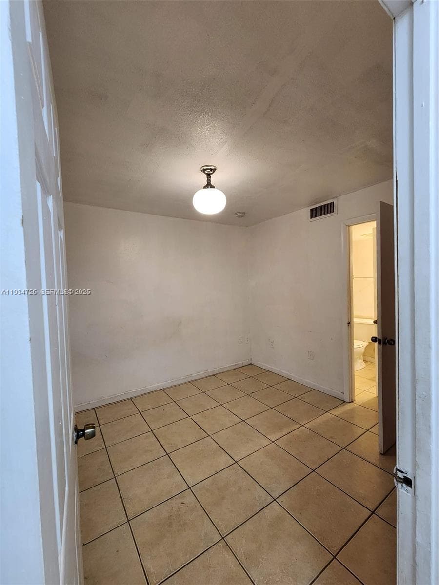 POINT SOUTH CONDO · #157 in Miami - Photo 6