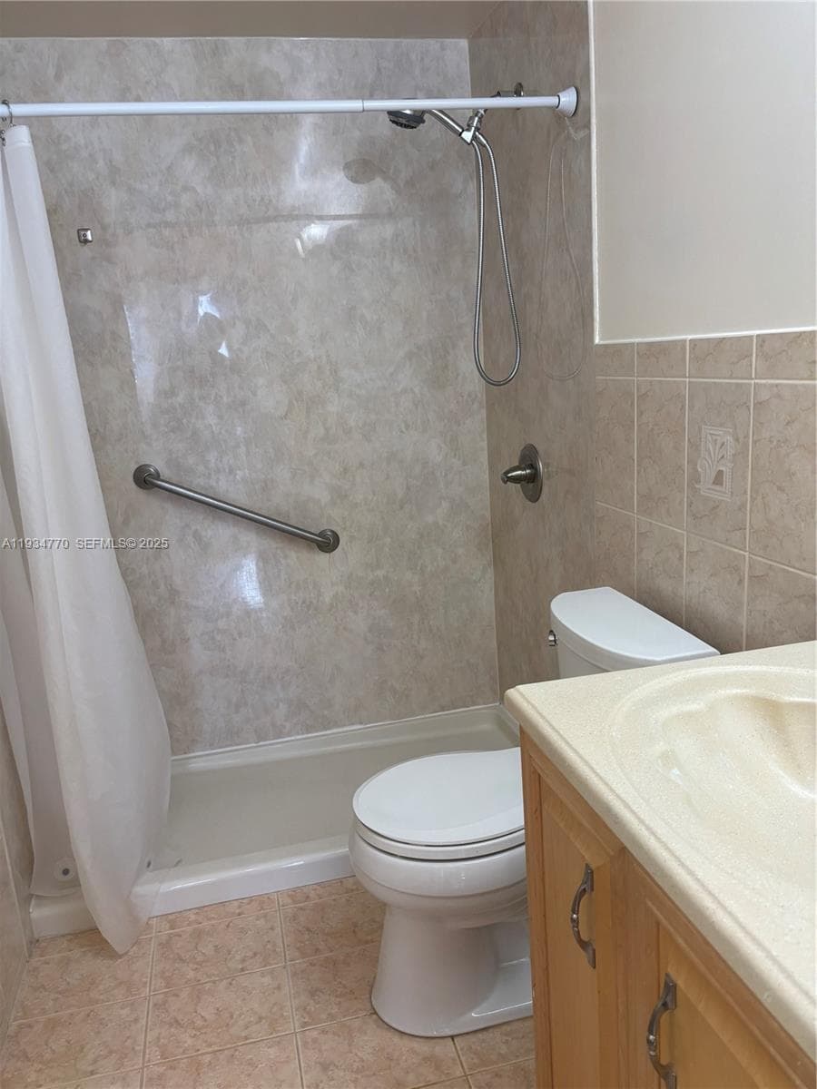 IMPERIAL TOWERS CONDO · #12 in Hallandale Beach - Photo 17