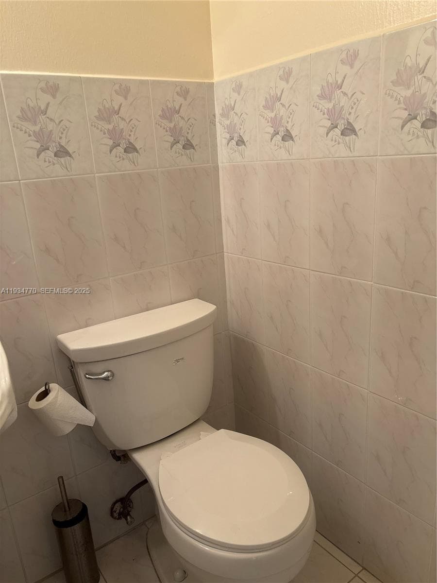 IMPERIAL TOWERS CONDO · #12 in Hallandale Beach - Photo 11