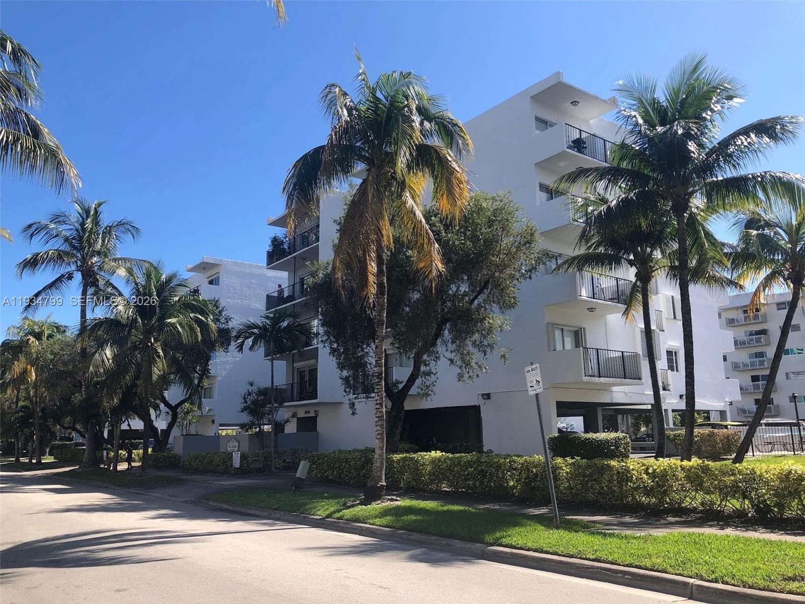 DOLPHIN CONDO · #203 in North Miami Beach - Photo 17