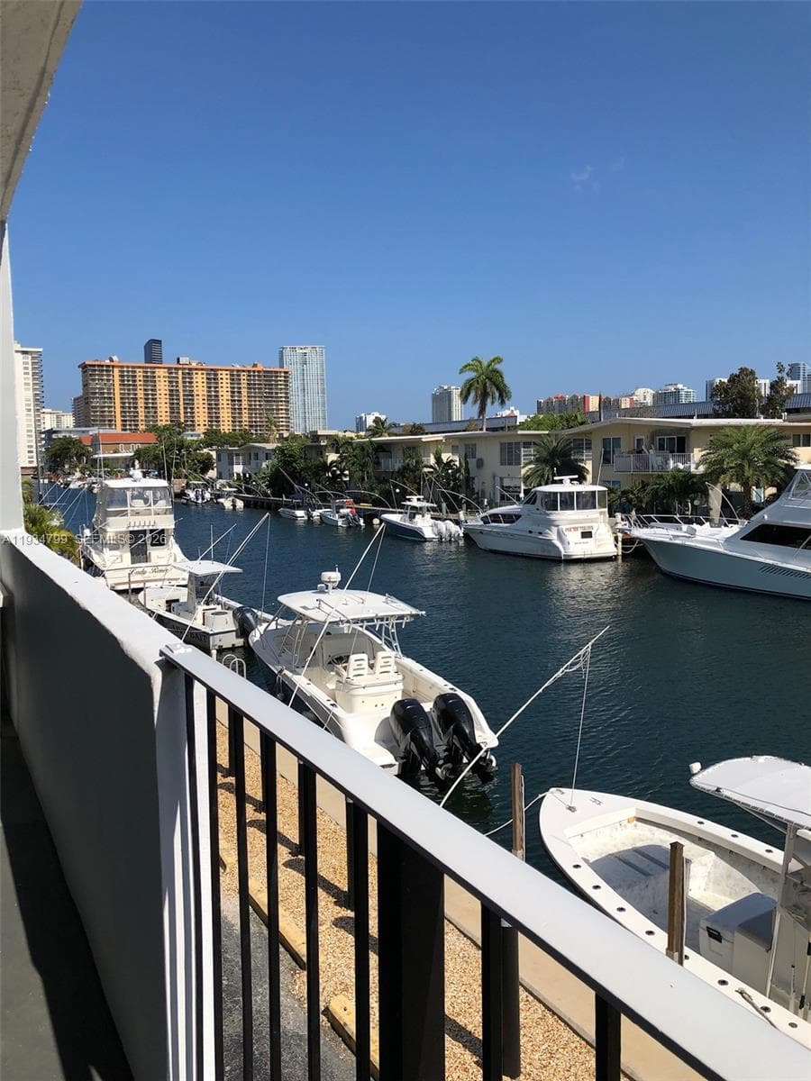 DOLPHIN CONDO · #203 in North Miami Beach - Photo 4