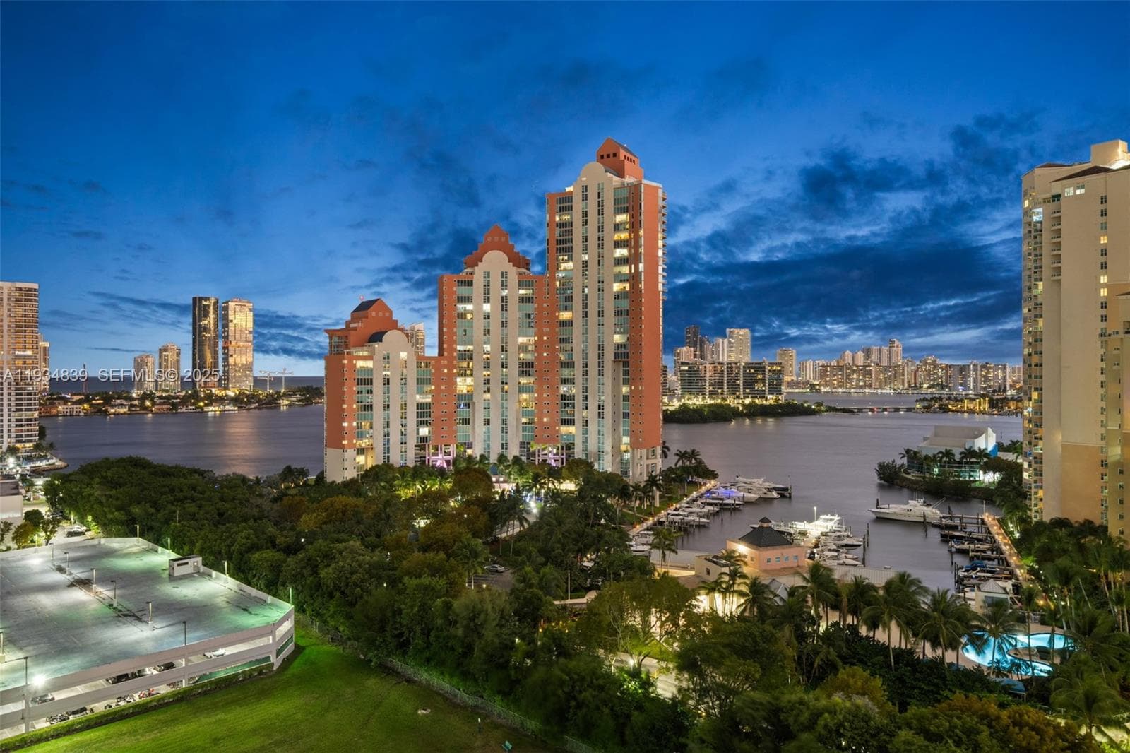 PARC CENTRAL AVENTURA SOU · #1813 in Aventura - Photo 2