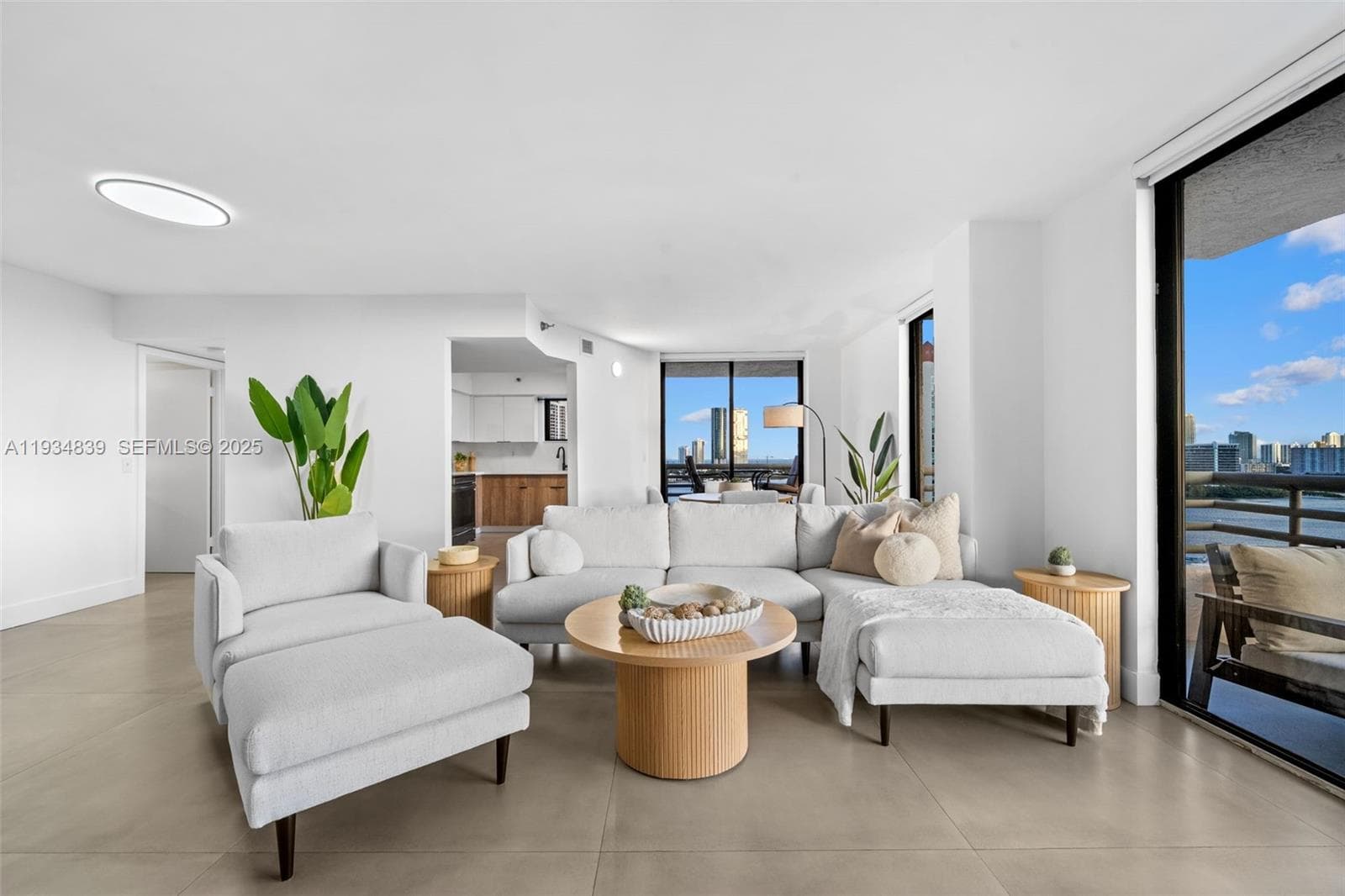 PARC CENTRAL AVENTURA SOU · #1813 in Aventura - Photo 8