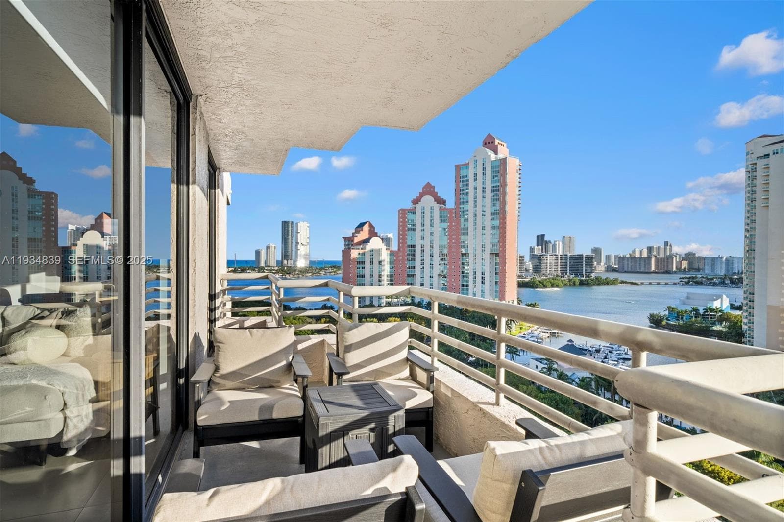 PARC CENTRAL AVENTURA SOU · #1813 in Aventura - Photo 25