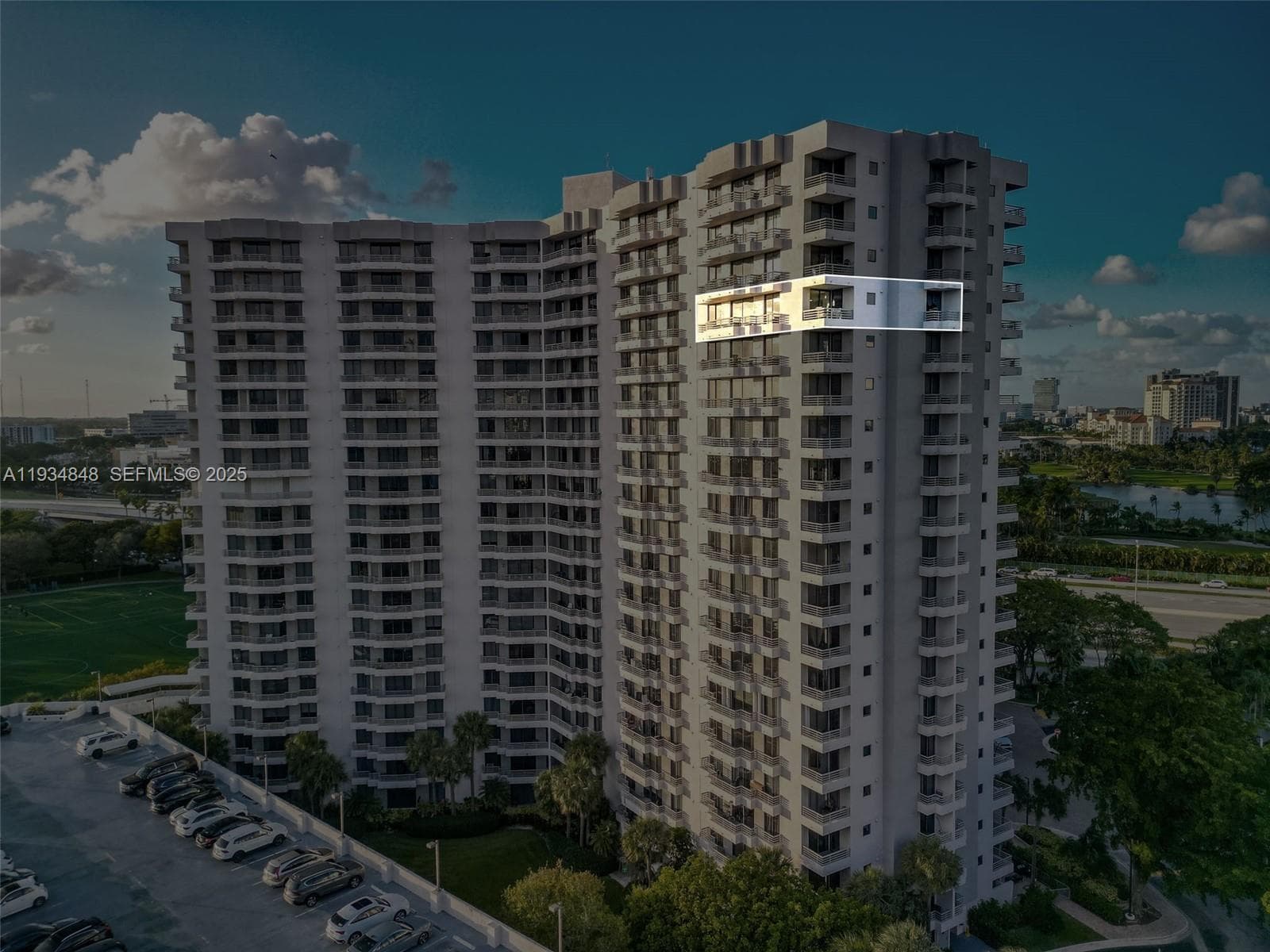 PARC CENTRAL AVENTURA SOU · #1813 in Aventura - Photo 47