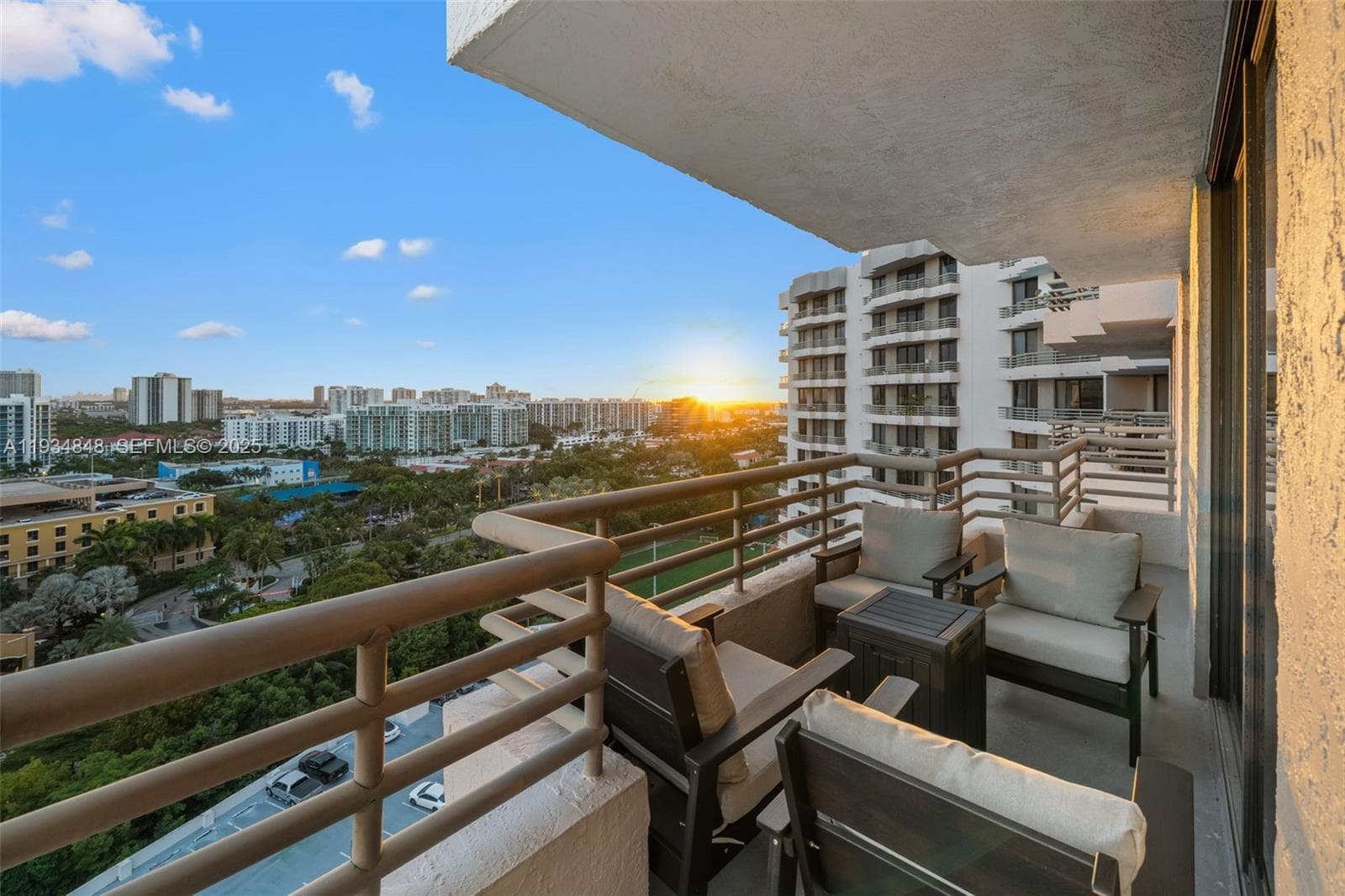 PARC CENTRAL AVENTURA SOU · #1813 in Aventura - Photo 30