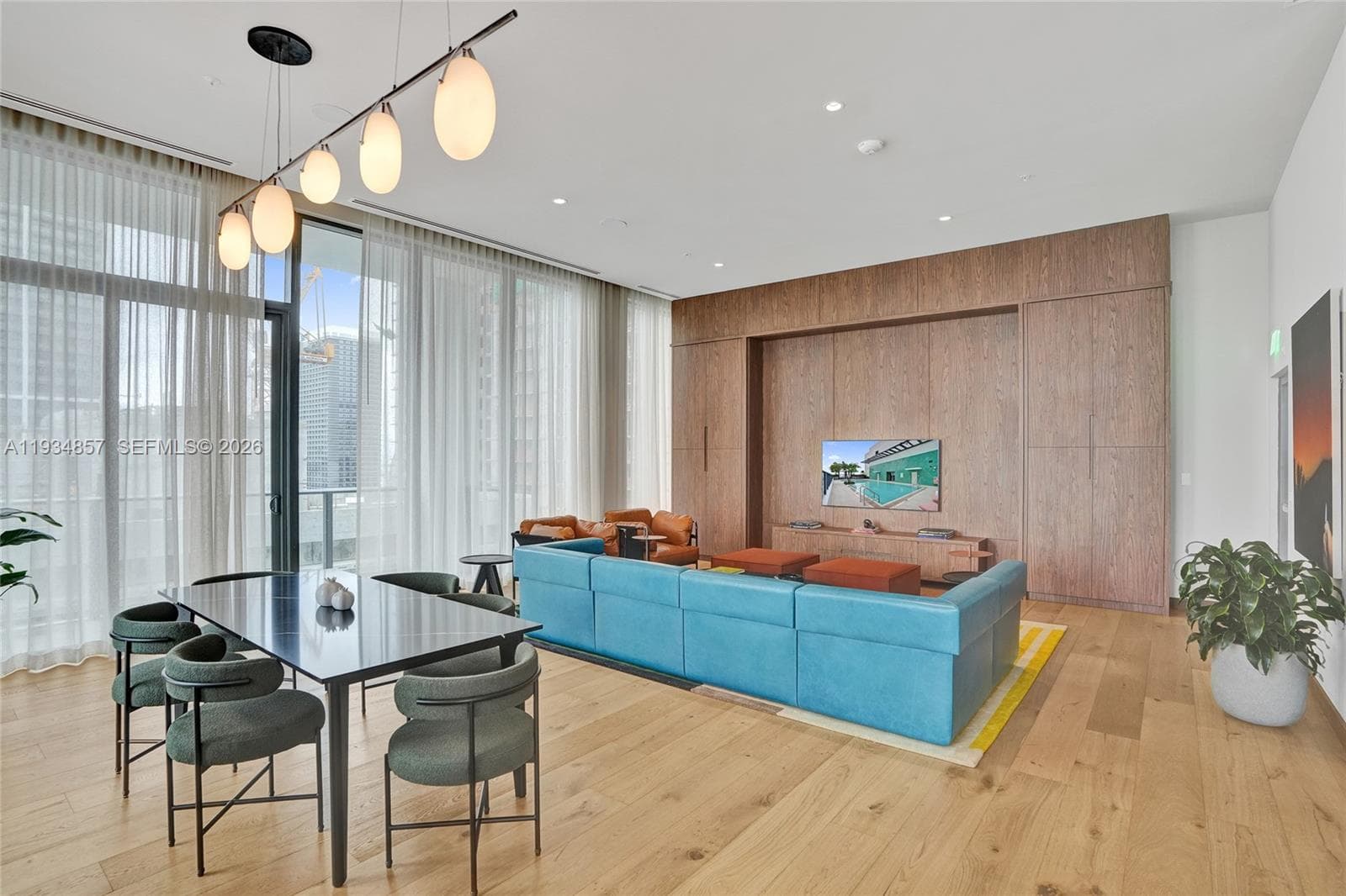 Crosby Miami World Center · #2013 in Miami - Photo 39