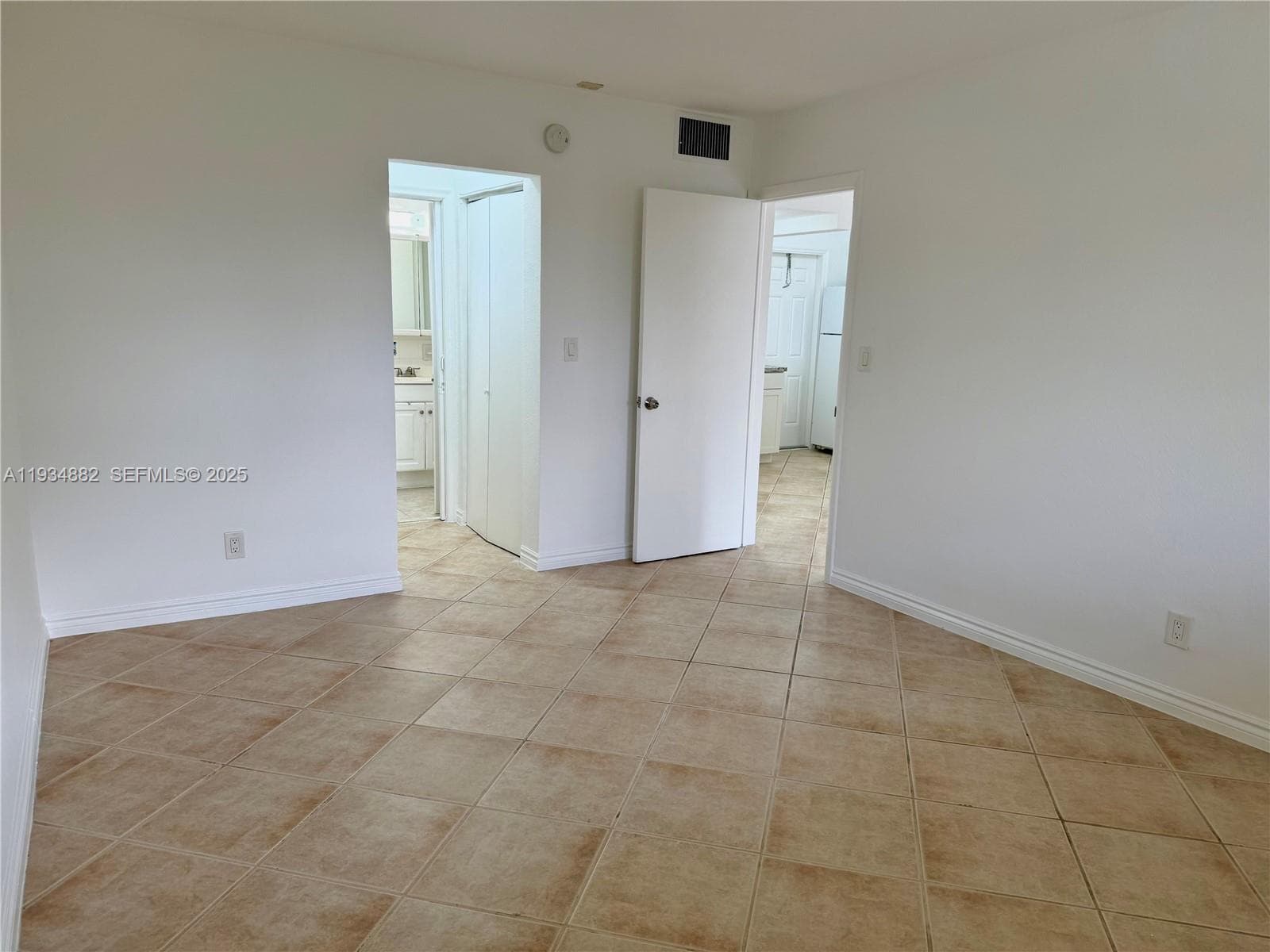 BISC LAKE GARDENS CONDO N · #D334 in Aventura - Photo 10