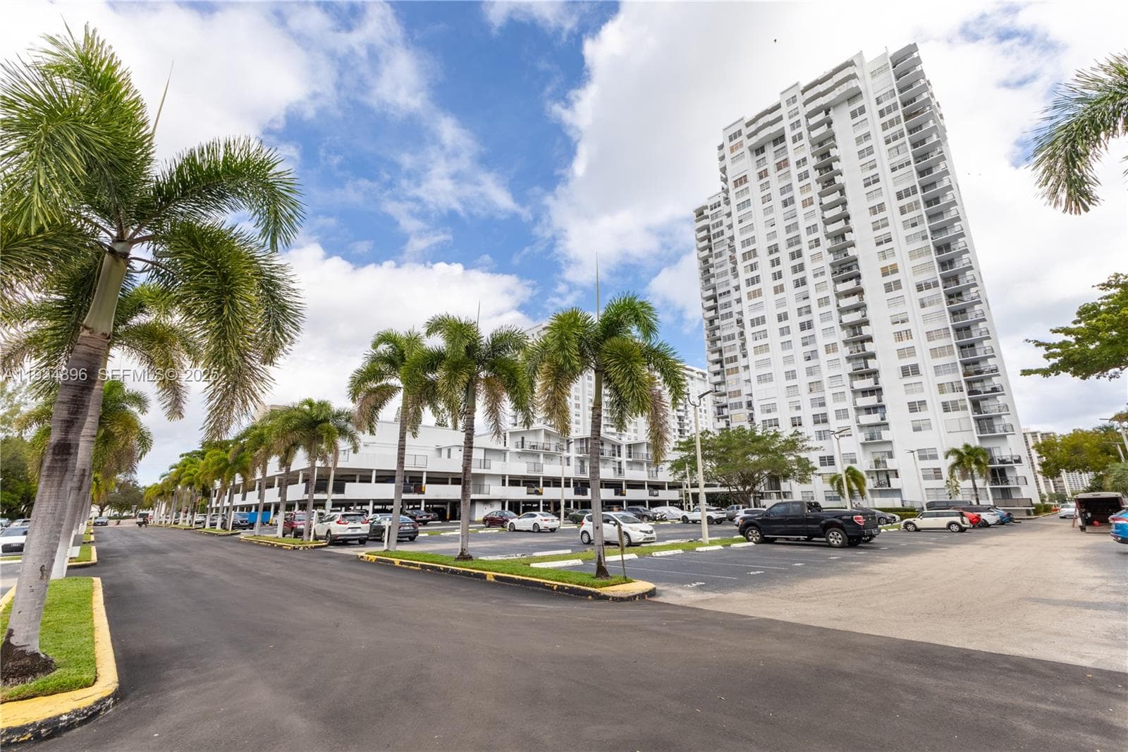 Commodore Plaza · #2710 in Aventura - Photo 35