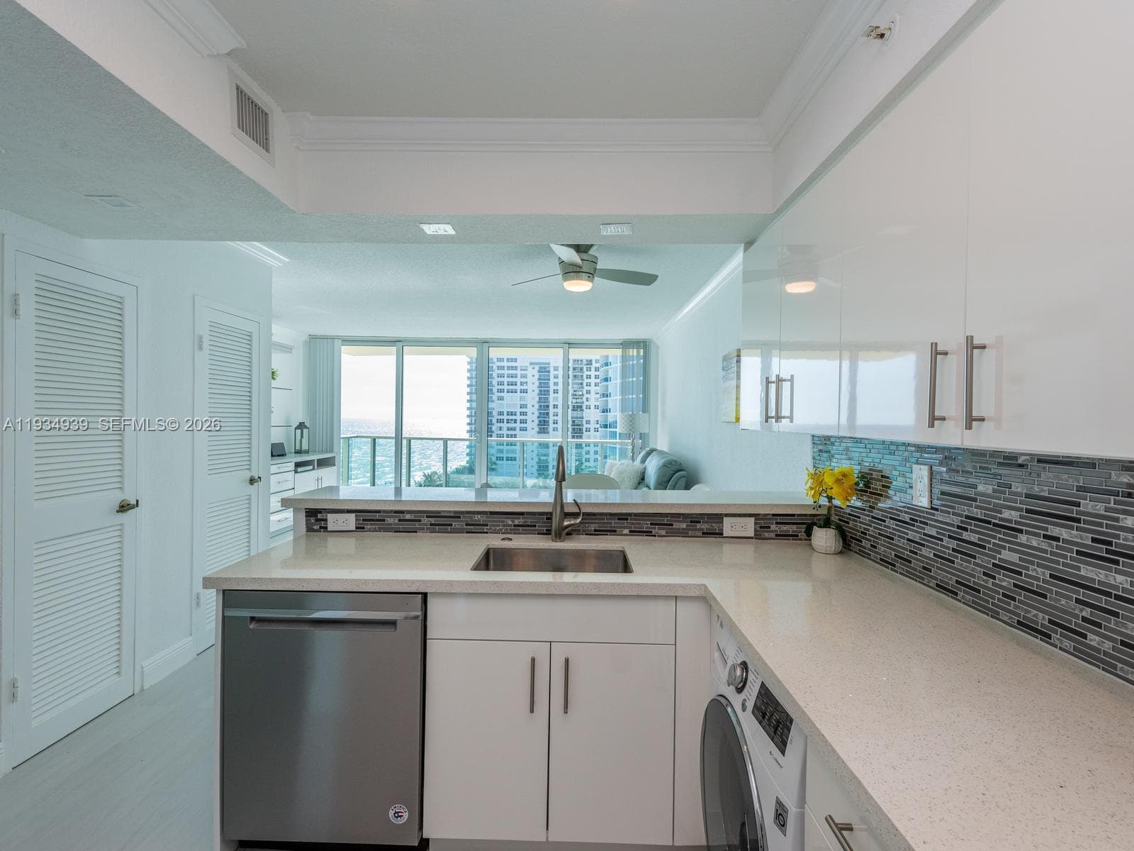 WAVE CONDO · #1012(available Now) in Hollywood - Photo 7
