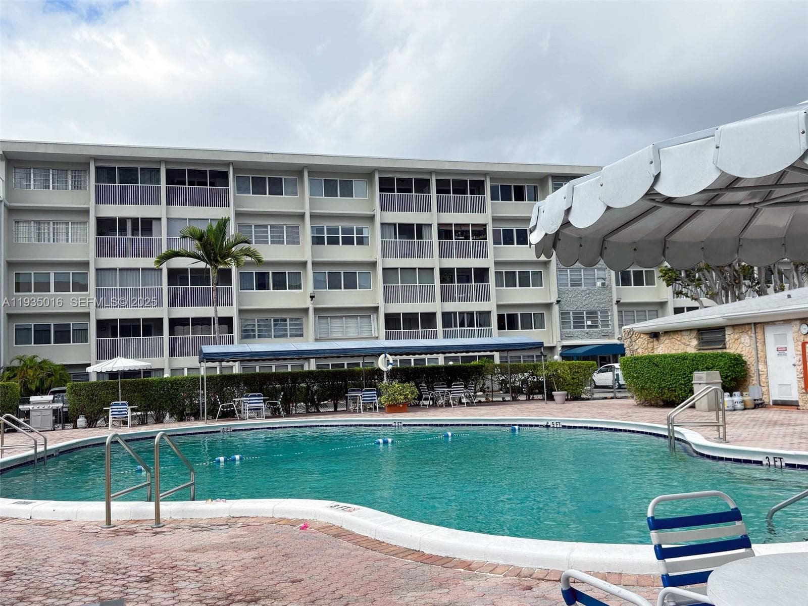 FOURTH GULFSTREAM GARDEN · #406 in Hallandale Beach - Photo 17