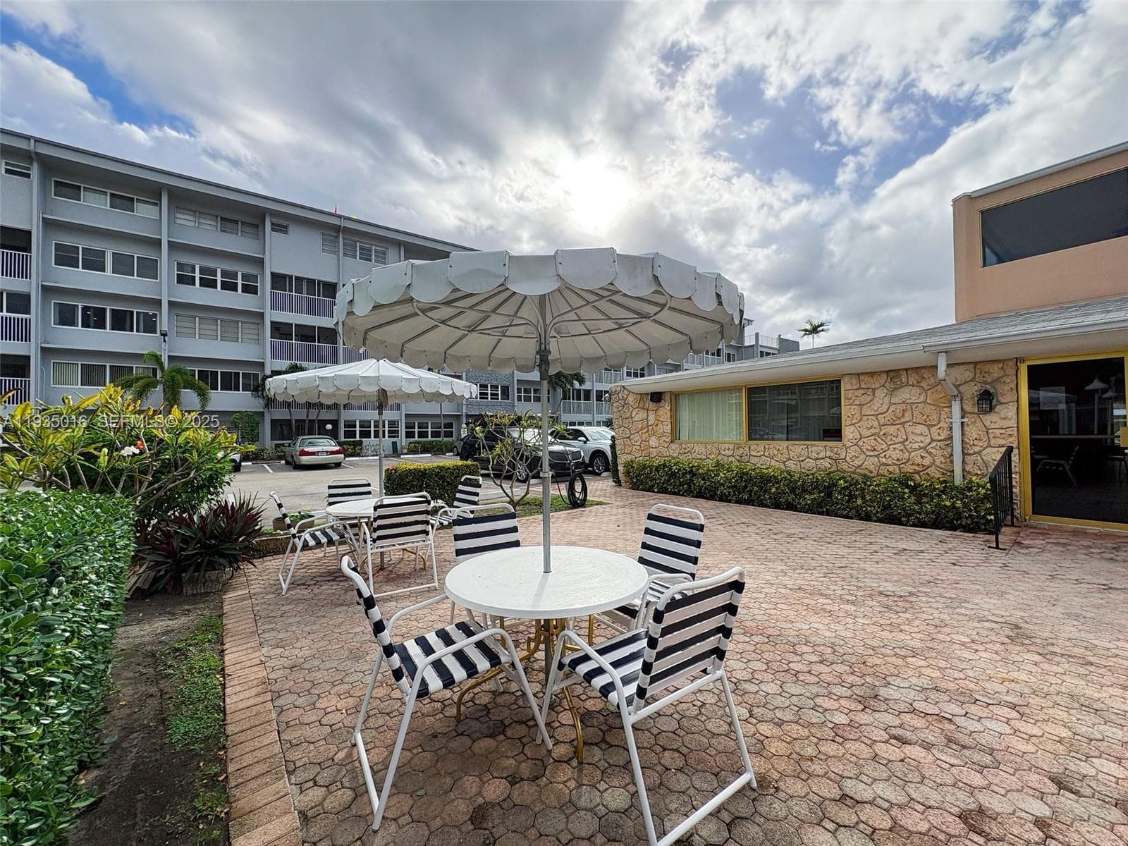 FOURTH GULFSTREAM GARDEN · #406 in Hallandale Beach - Photo 18
