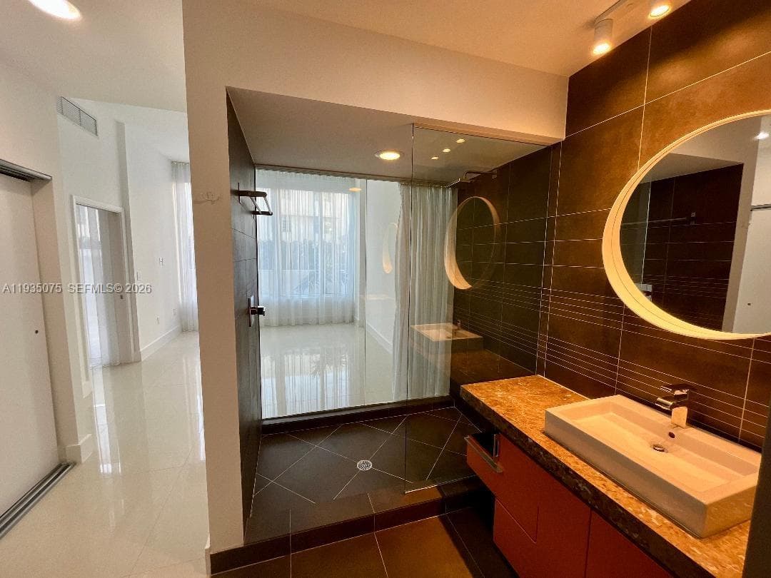 ARTEPARK SOUTH CONDO · #104 in Miami Beach - Photo 8