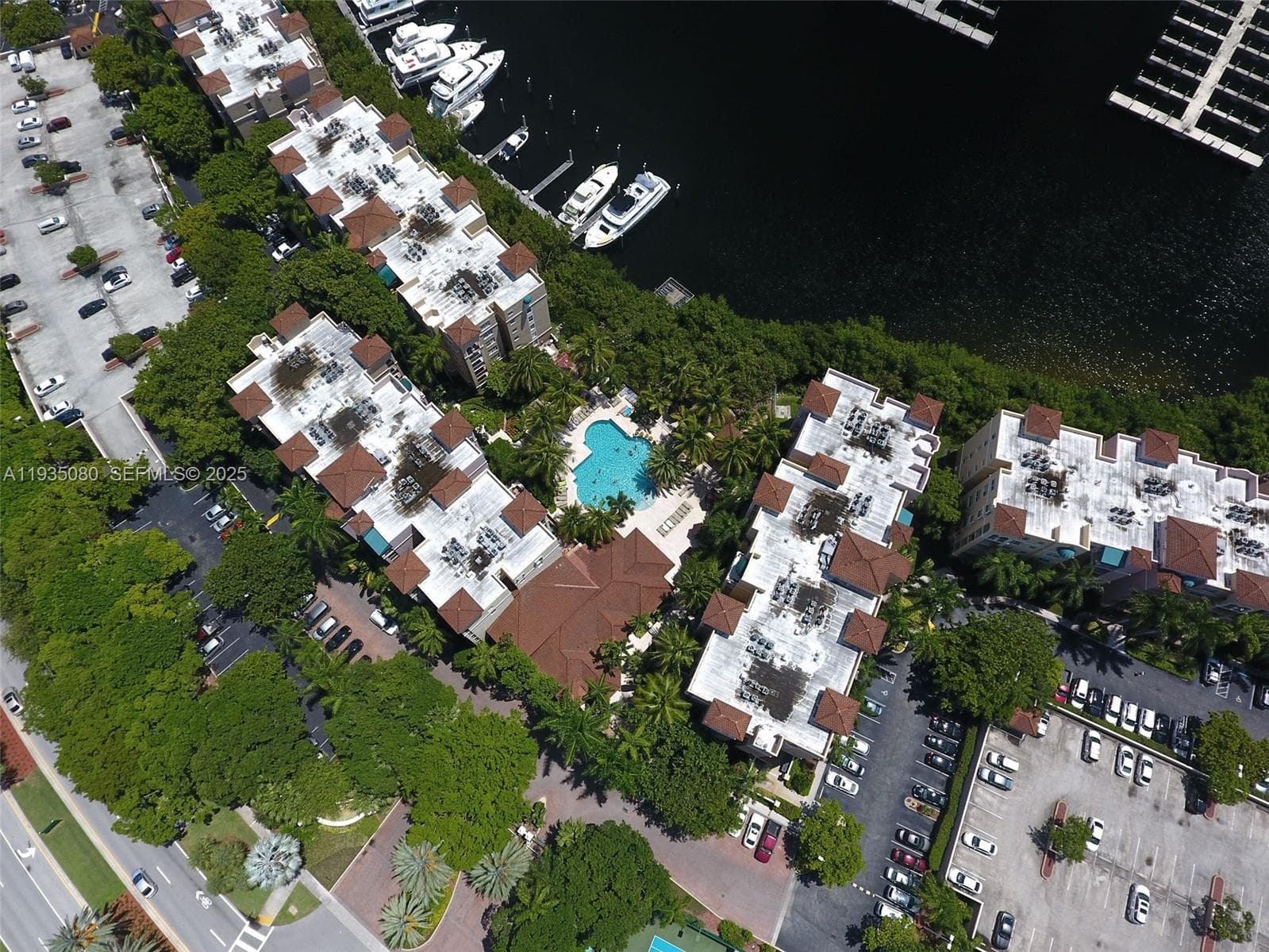 THE YACHT CLUB AT AVENTUR · #8405 in Aventura - Photo 36