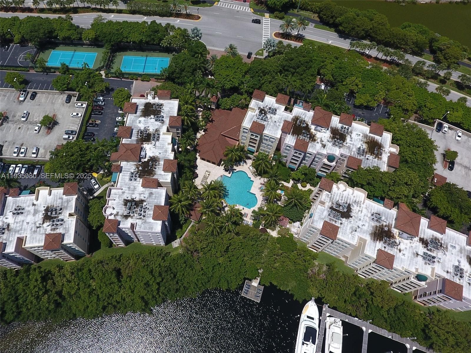 THE YACHT CLUB AT AVENTUR · #8405 in Aventura - Photo 32