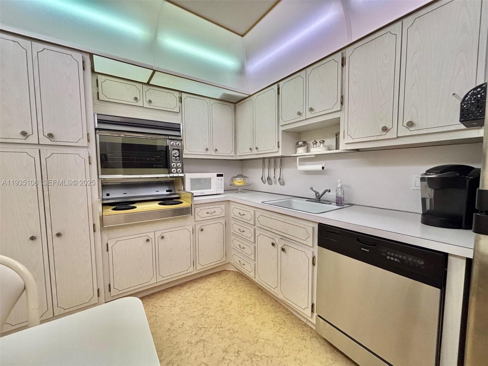 HEMISPHERES CONDO · #9L in Hallandale Beach - Photo 14