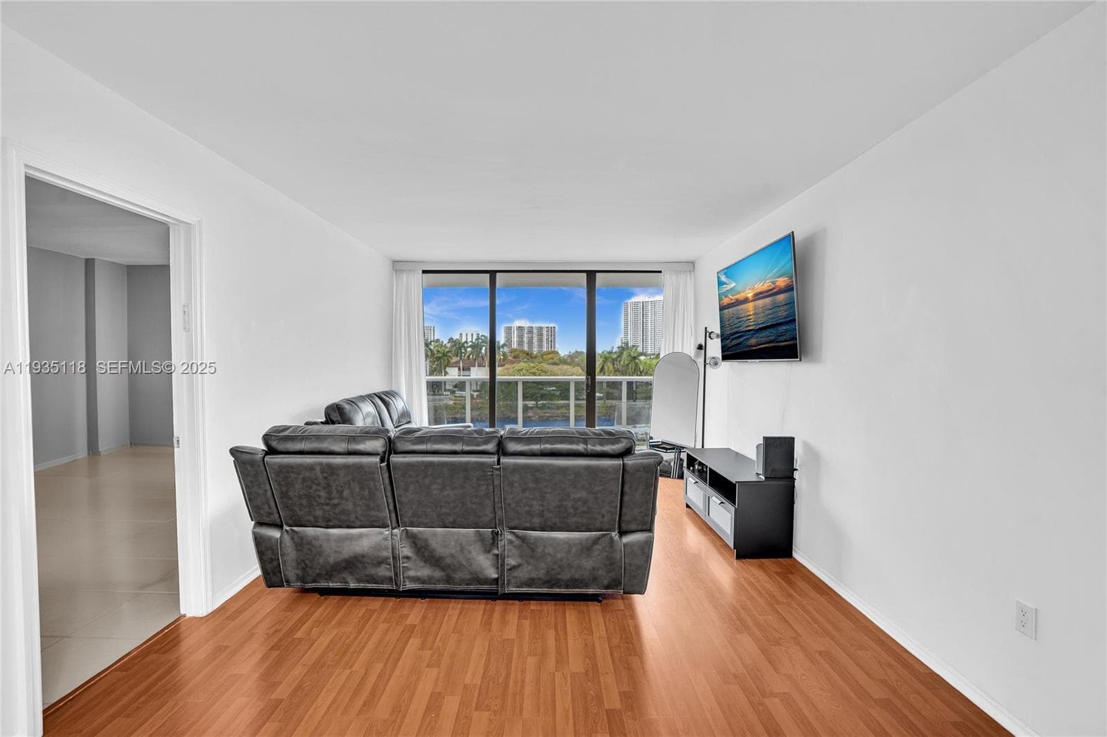 ELDORADO CONDO · #410 in Aventura - Photo 14
