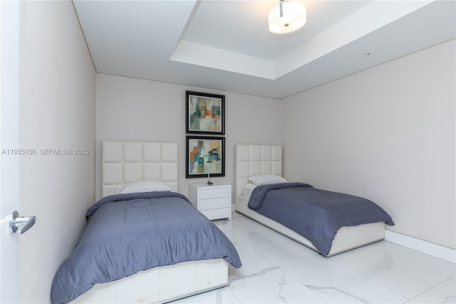 Den enclosed third bedroom