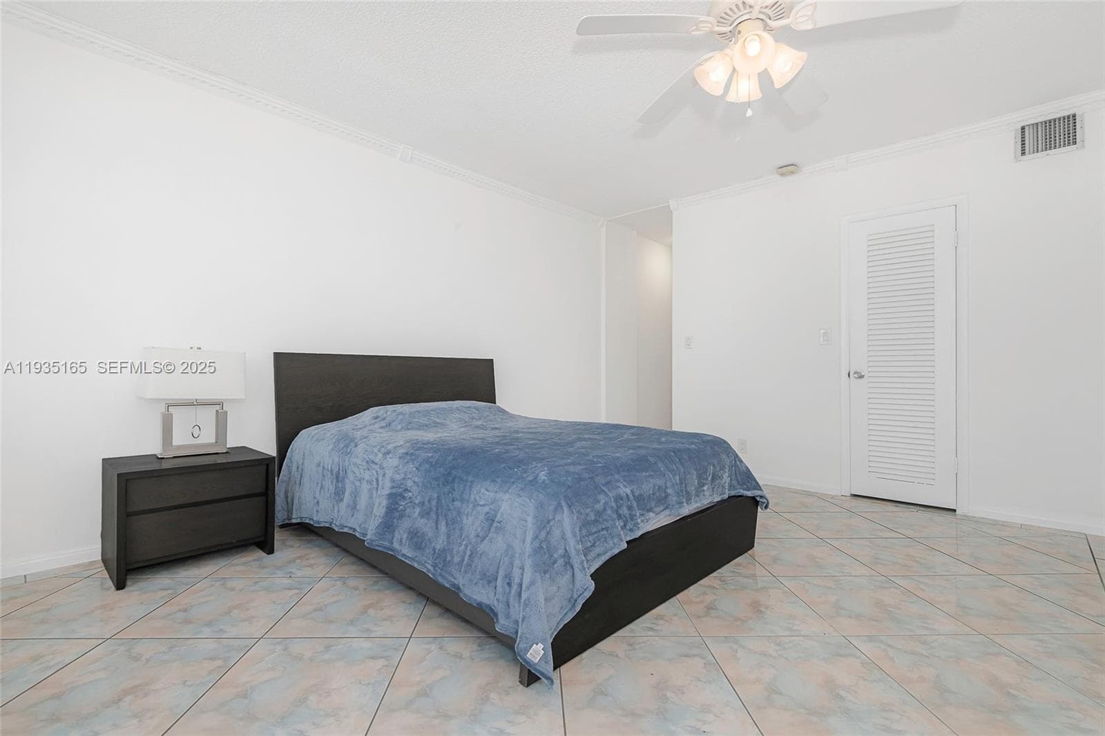 GOLDEN VIEW CONDO · #302 in Hallandale Beach - Photo 23