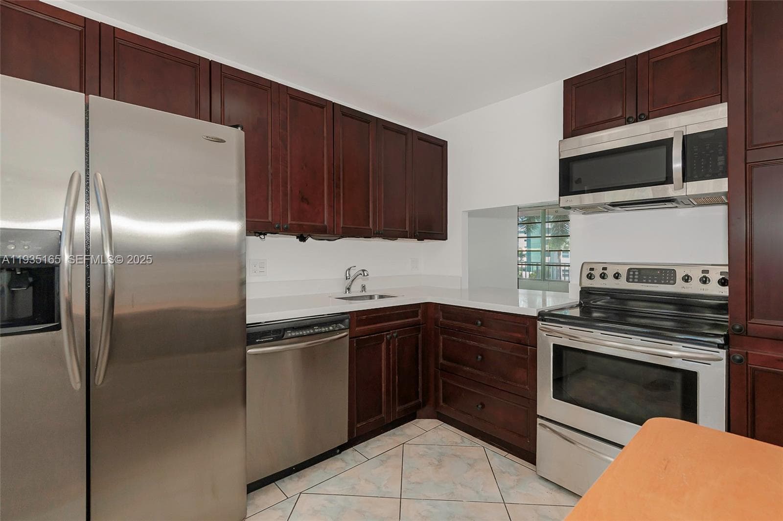 GOLDEN VIEW CONDO · #302 in Hallandale Beach - Photo 17