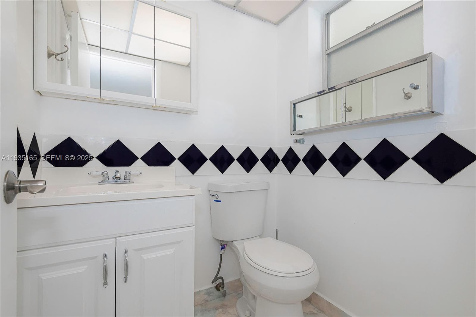 GOLDEN VIEW CONDO · #302 in Hallandale Beach - Photo 20