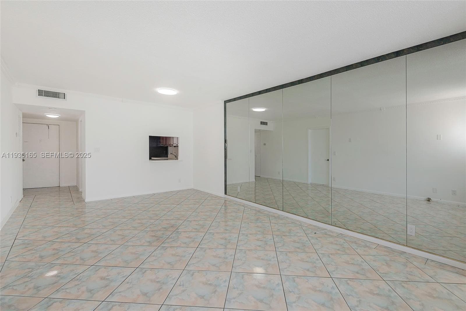 GOLDEN VIEW CONDO · #302 in Hallandale Beach - Photo 9