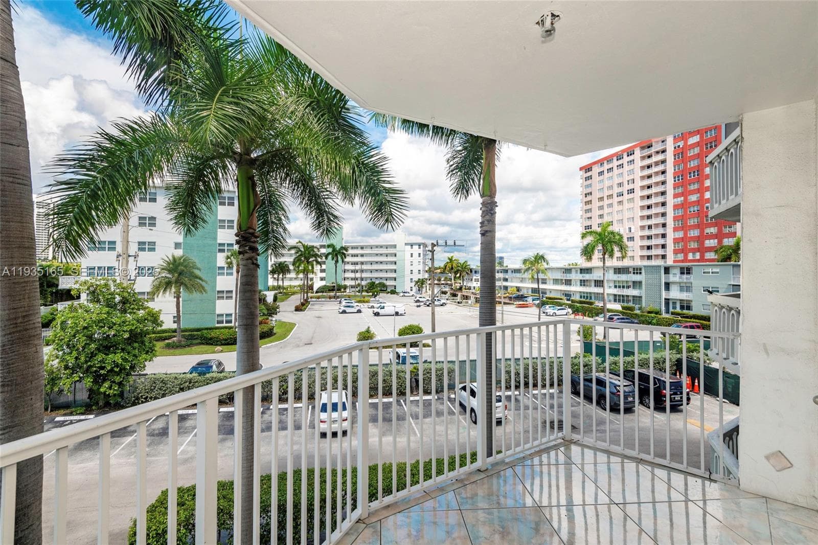 GOLDEN VIEW CONDO · #302 in Hallandale Beach - Photo 30