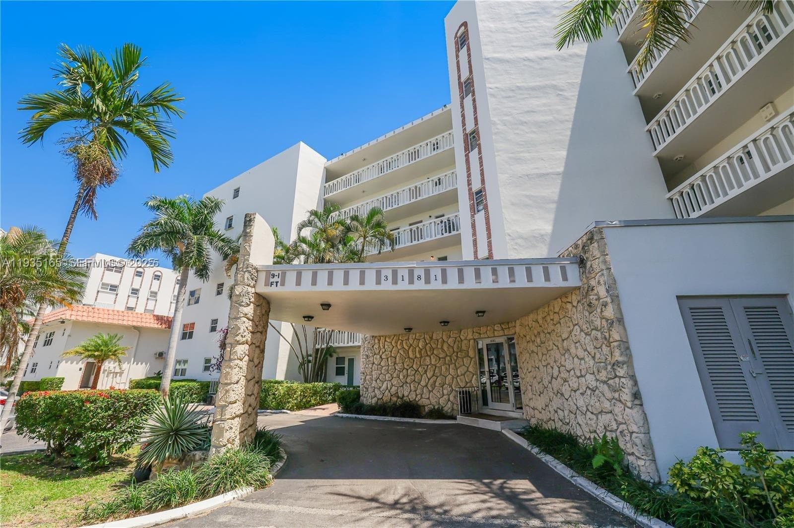 GOLDEN VIEW CONDO · #302 in Hallandale Beach - Photo 34