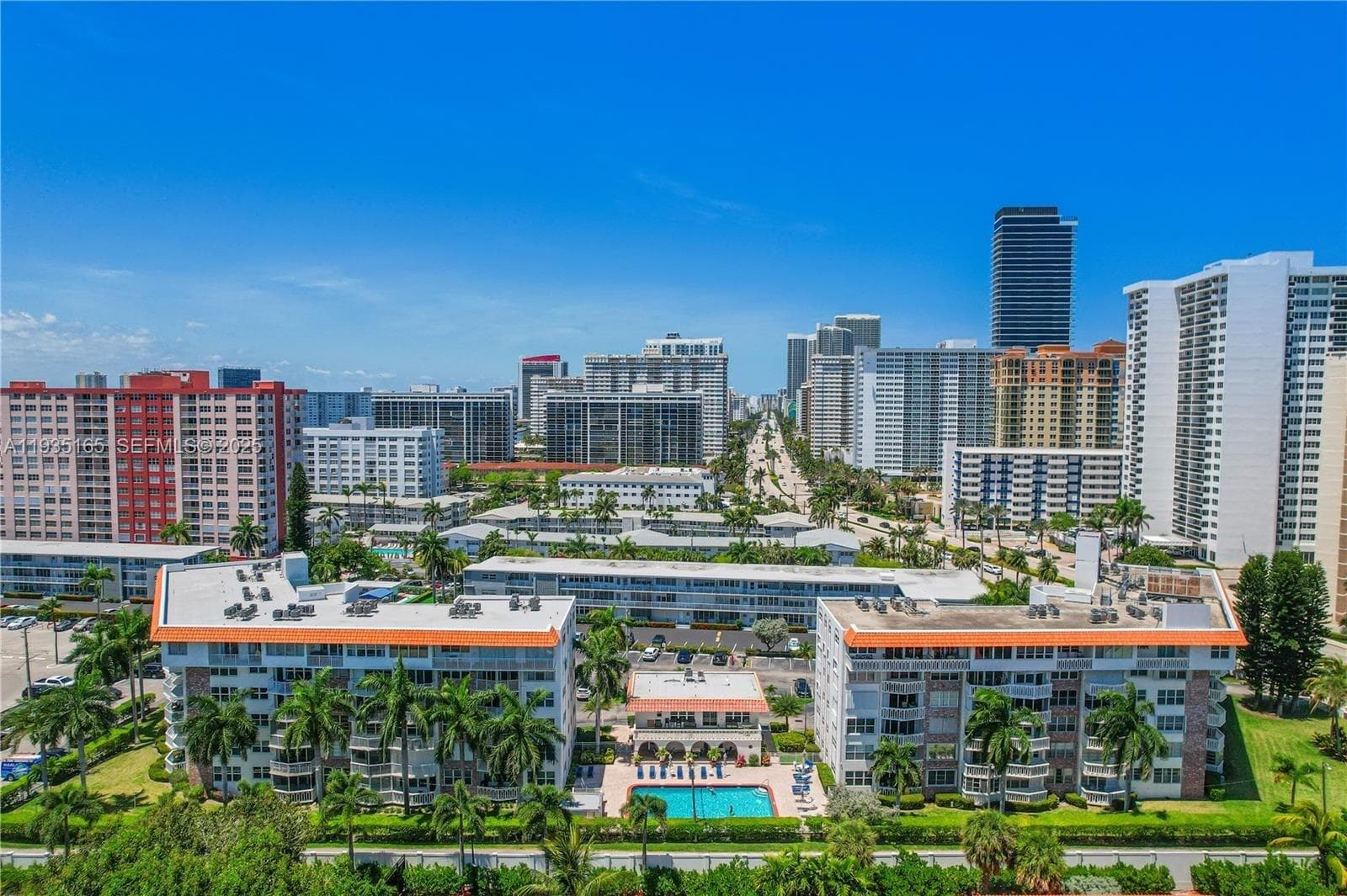 GOLDEN VIEW CONDO · #302 in Hallandale Beach - Photo 38