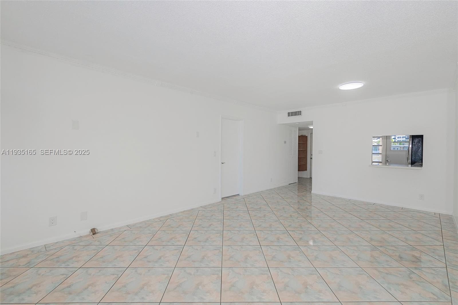 GOLDEN VIEW CONDO · #302 in Hallandale Beach - Photo 10