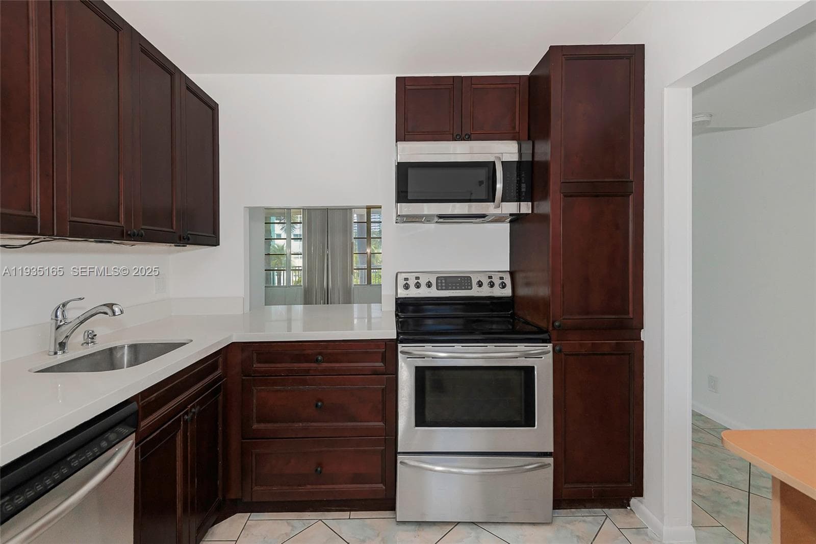 GOLDEN VIEW CONDO · #302 in Hallandale Beach - Photo 18