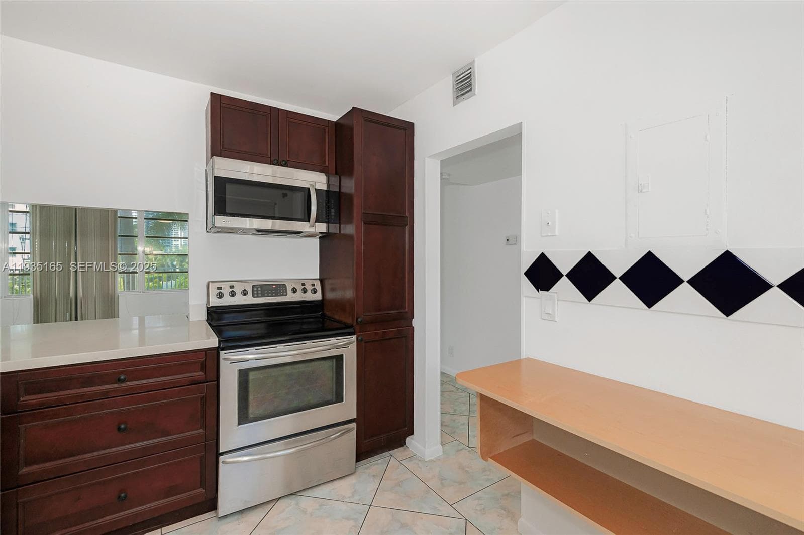 GOLDEN VIEW CONDO · #302 in Hallandale Beach - Photo 19