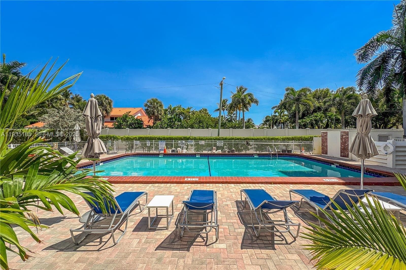 GOLDEN VIEW CONDO · #302 in Hallandale Beach - Photo 31