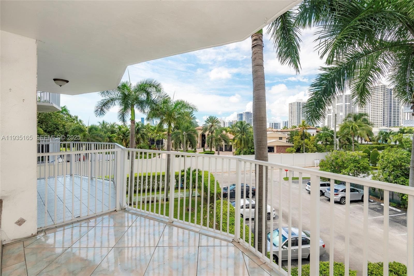 GOLDEN VIEW CONDO · #302 in Hallandale Beach - Photo 29