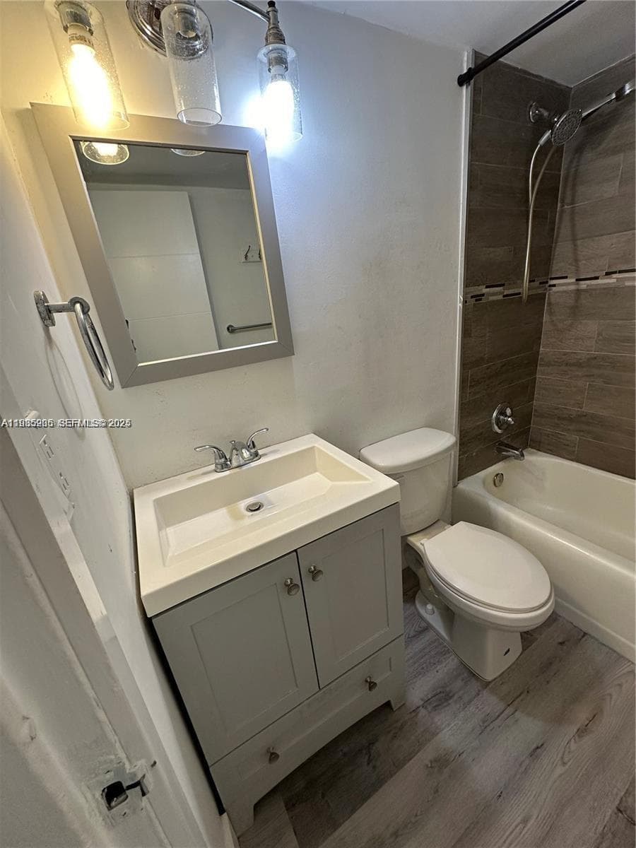 CARIBBEAN TOWERS CONDO · #9H in North Bay Village - Photo 12