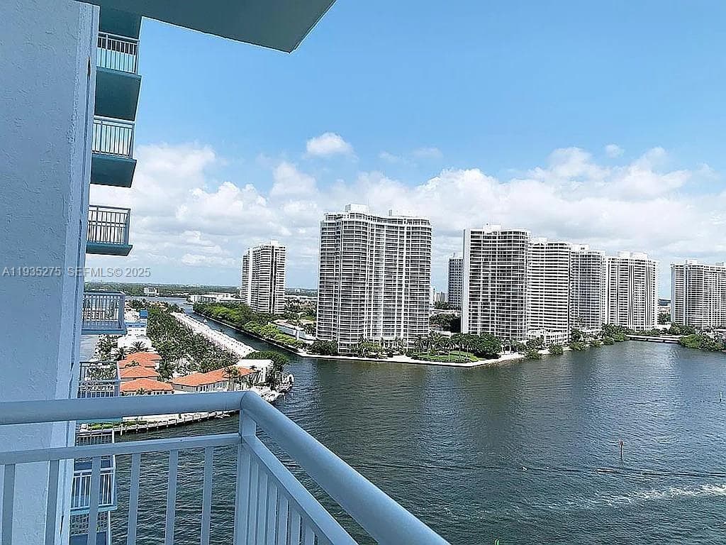 NA · #1818 in Sunny Isles Beach - Photo 30