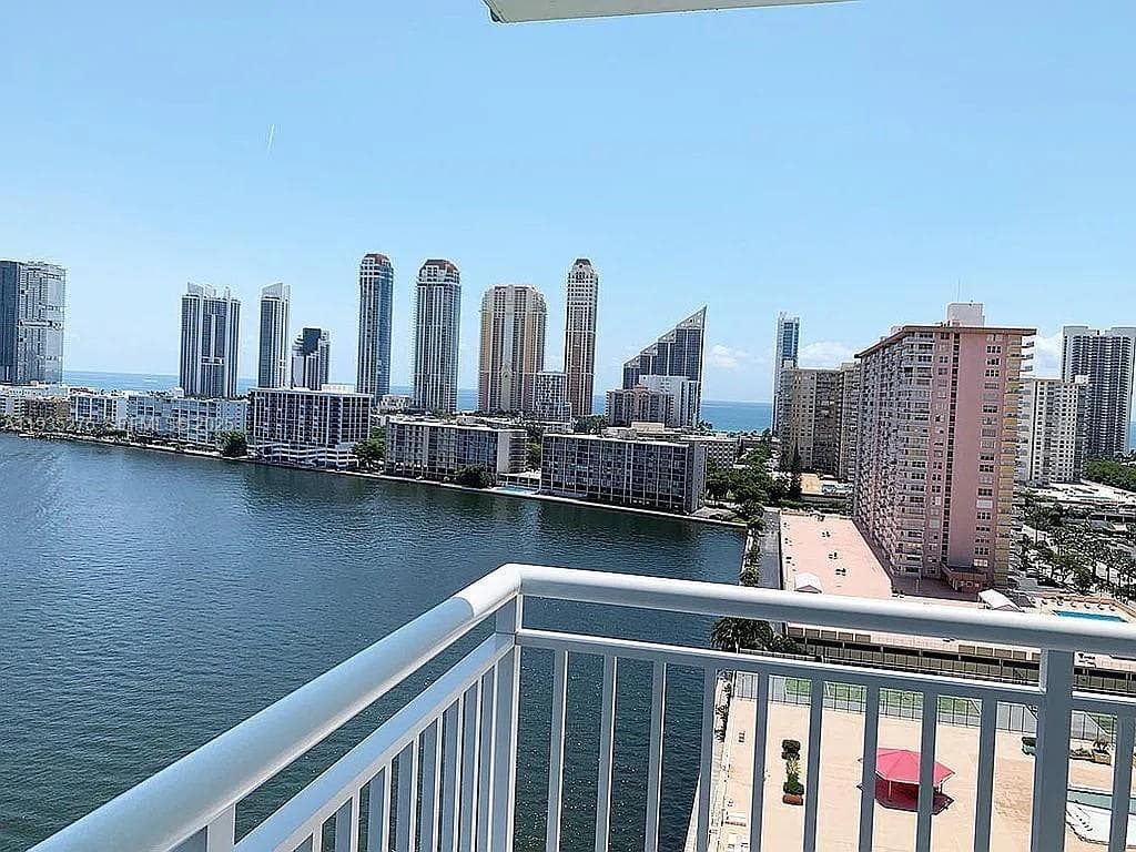 NA · #1818 in Sunny Isles Beach - Photo 31