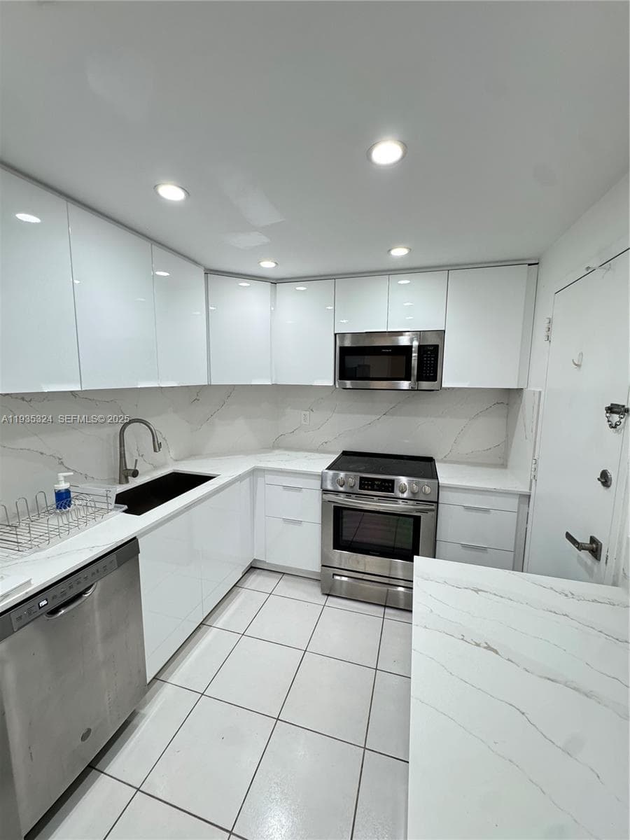 Arlen House · #509 in Sunny Isles Beach - Photo 6
