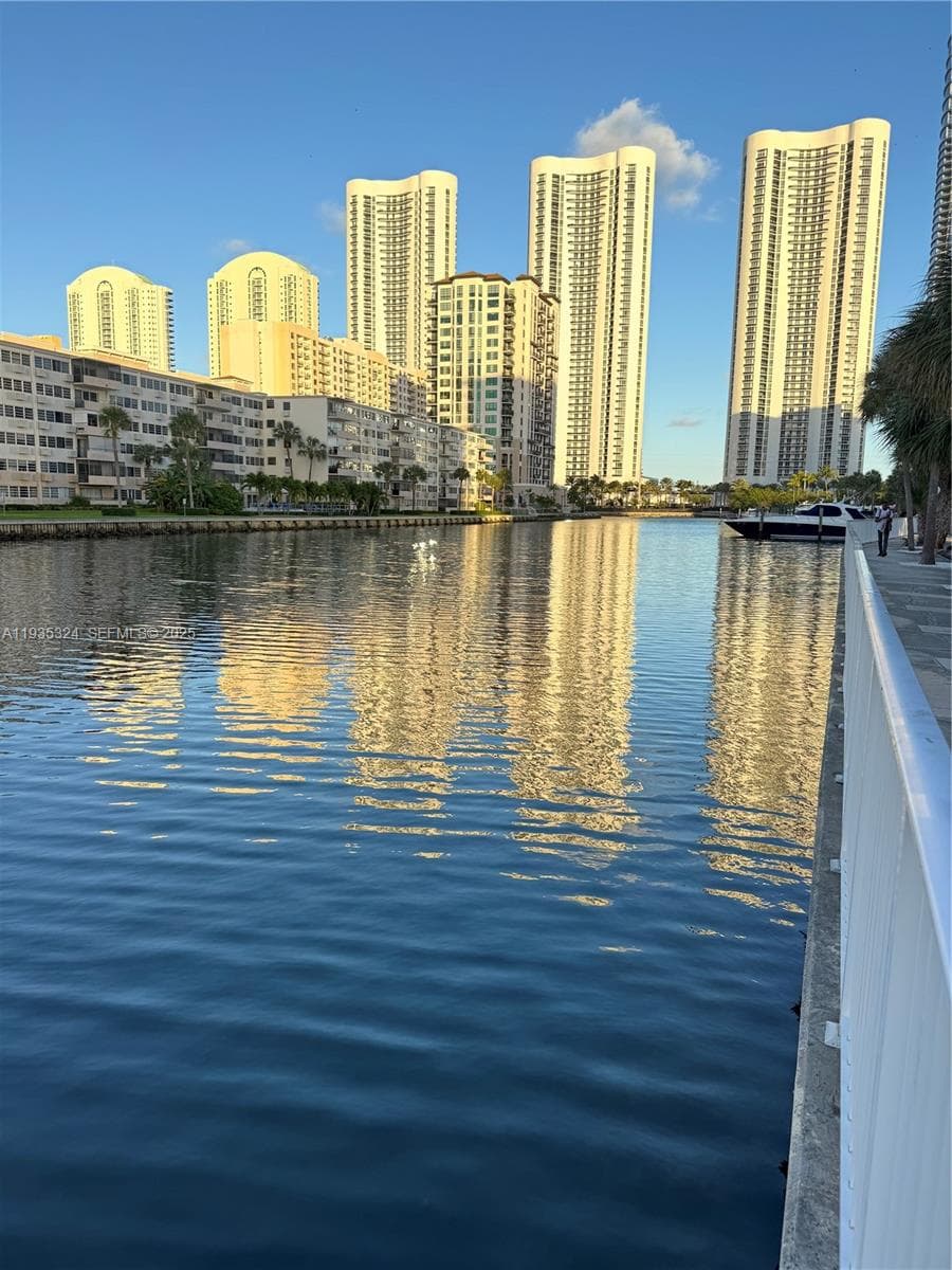 Arlen House · #509 in Sunny Isles Beach - Photo 32