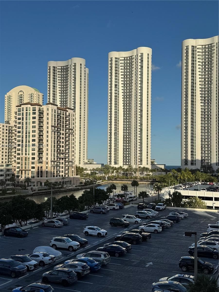 Arlen House · #509 in Sunny Isles Beach - Photo 19