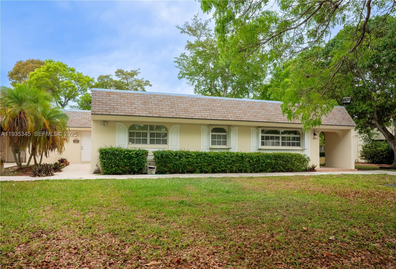 GREEN HILLS PARK WEST · #21243 in Miami - Photo 13