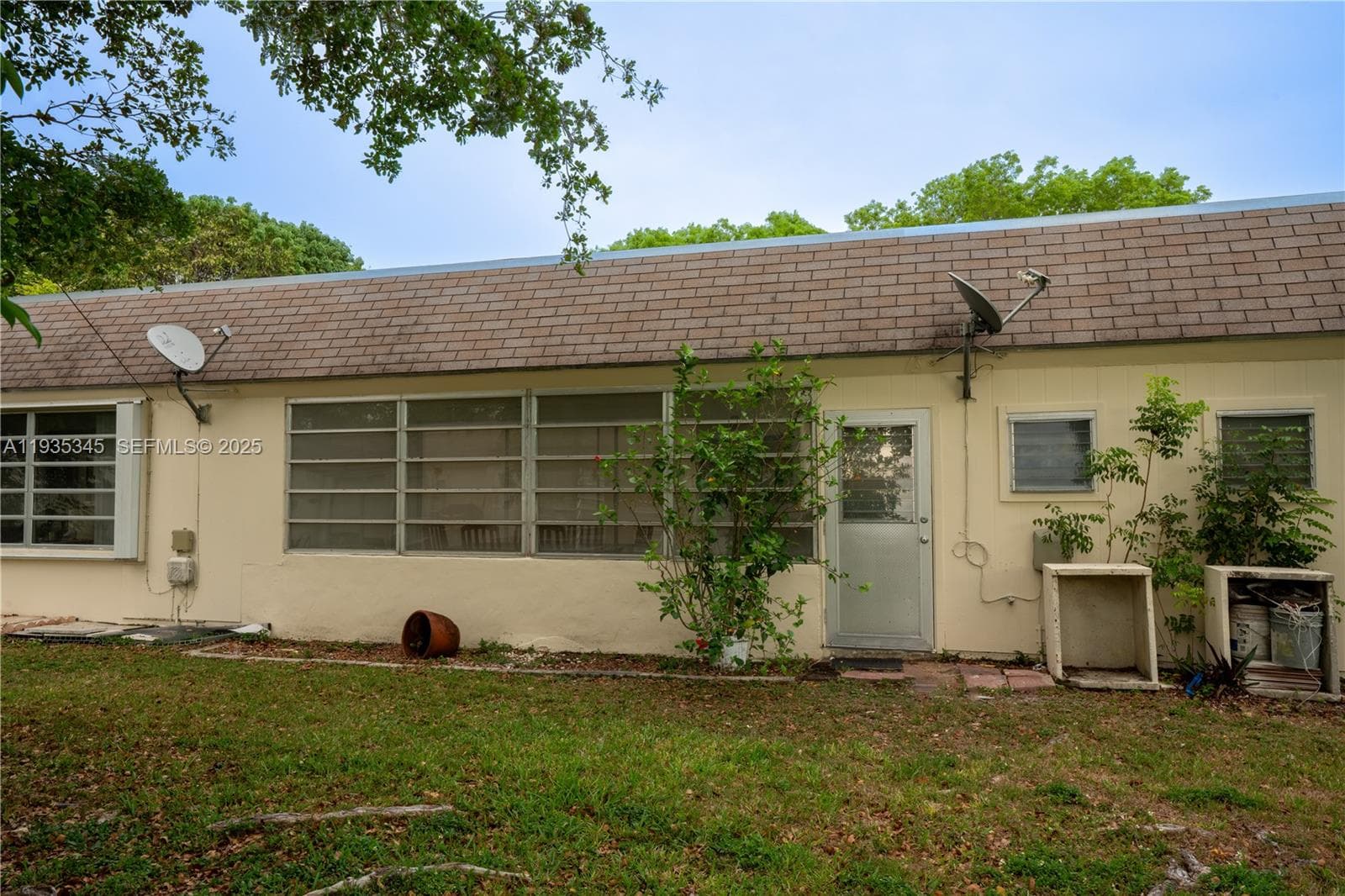 GREEN HILLS PARK WEST · #21243 in Miami - Photo 15