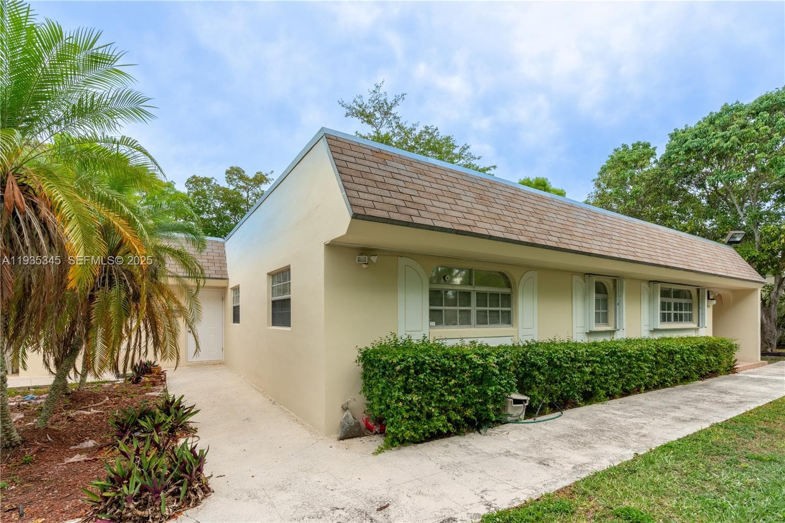 GREEN HILLS PARK WEST · #21243 in Miami - Photo 11